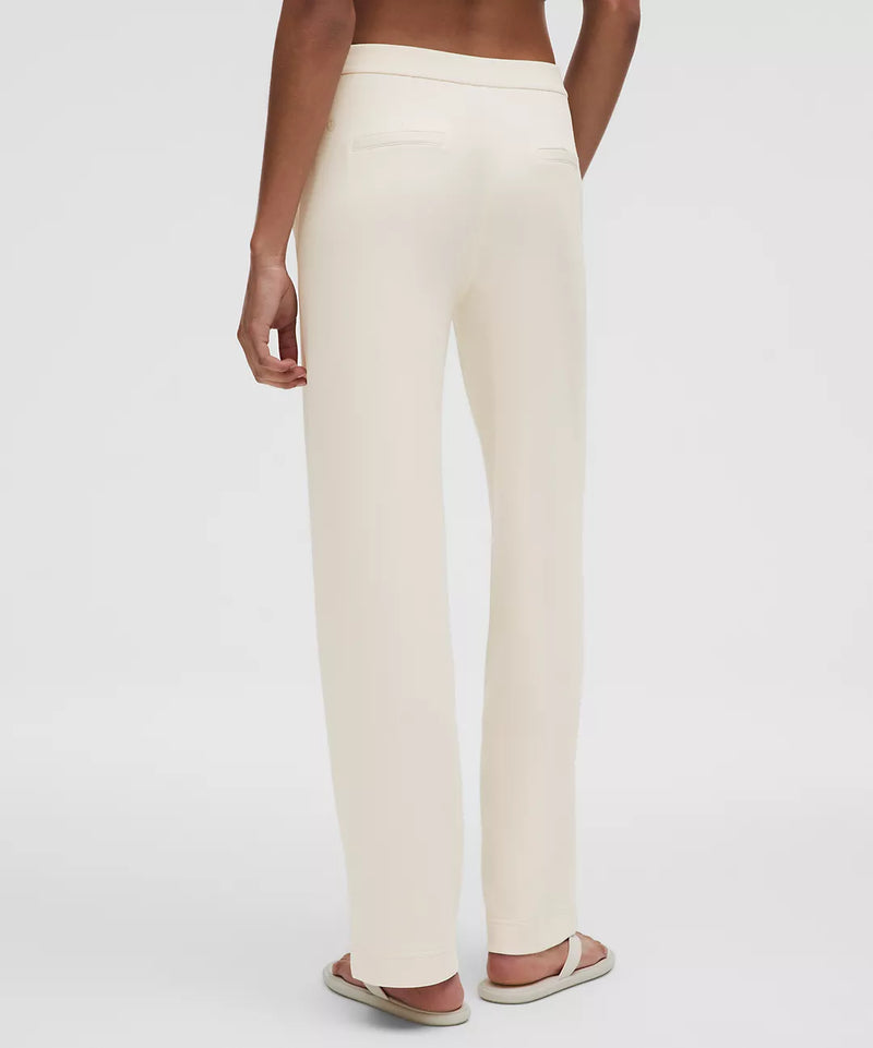 Softstreme Pintuck Mid-Rise Pant Regular