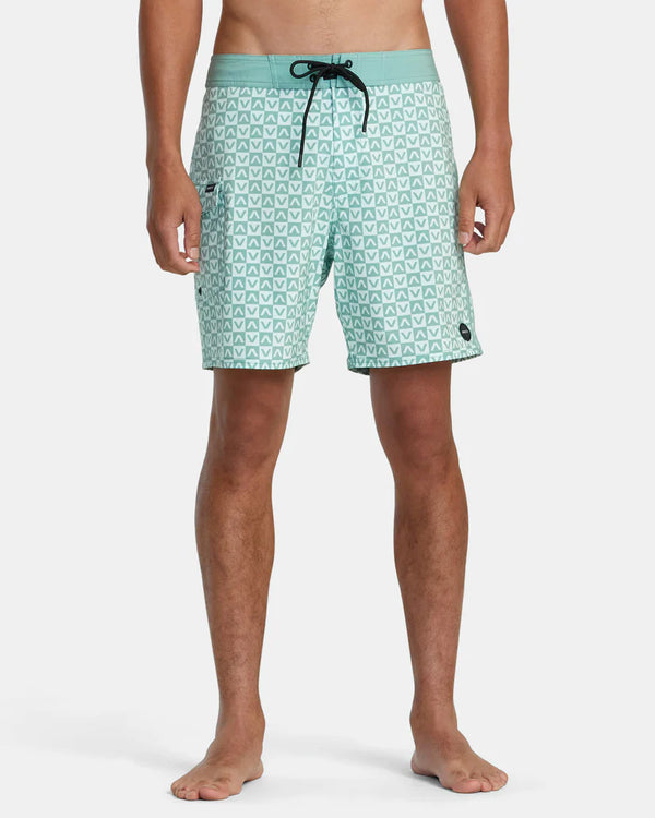 Restless Boardshorts 17"