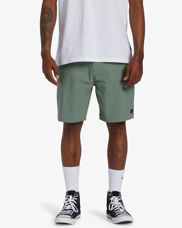 Surftrek Plus 19" Hybrid Shorts